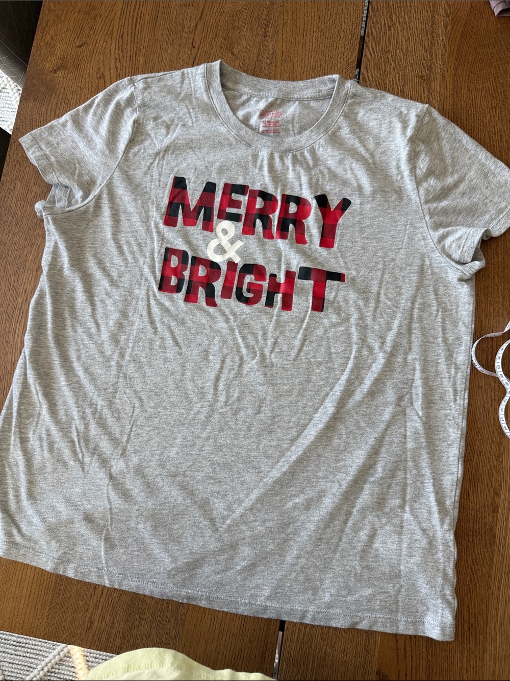 Wondershop Gray Tee with Red Plaid 'Merry & Bright' Graphic